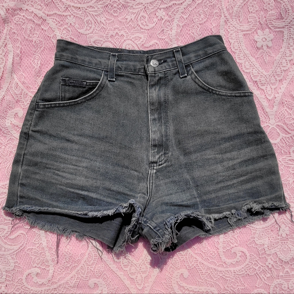 Vintage Lee's cut off green short jeans